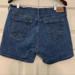 Levi’s 515 blue jean shorts - women’s size 12